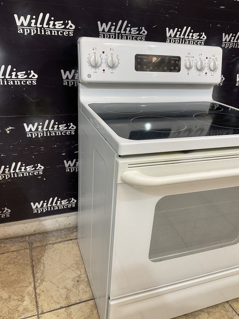 Ge Electric Stove 220volts (40/50 AMP) 30inches {no cord} (White) 