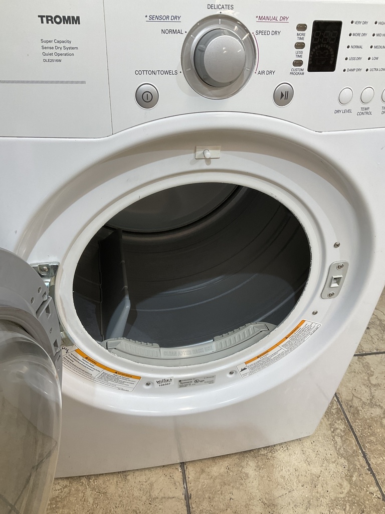 Lg Electric Dryer 220volts (30 AMP) 29inches {3 prong} (White) 