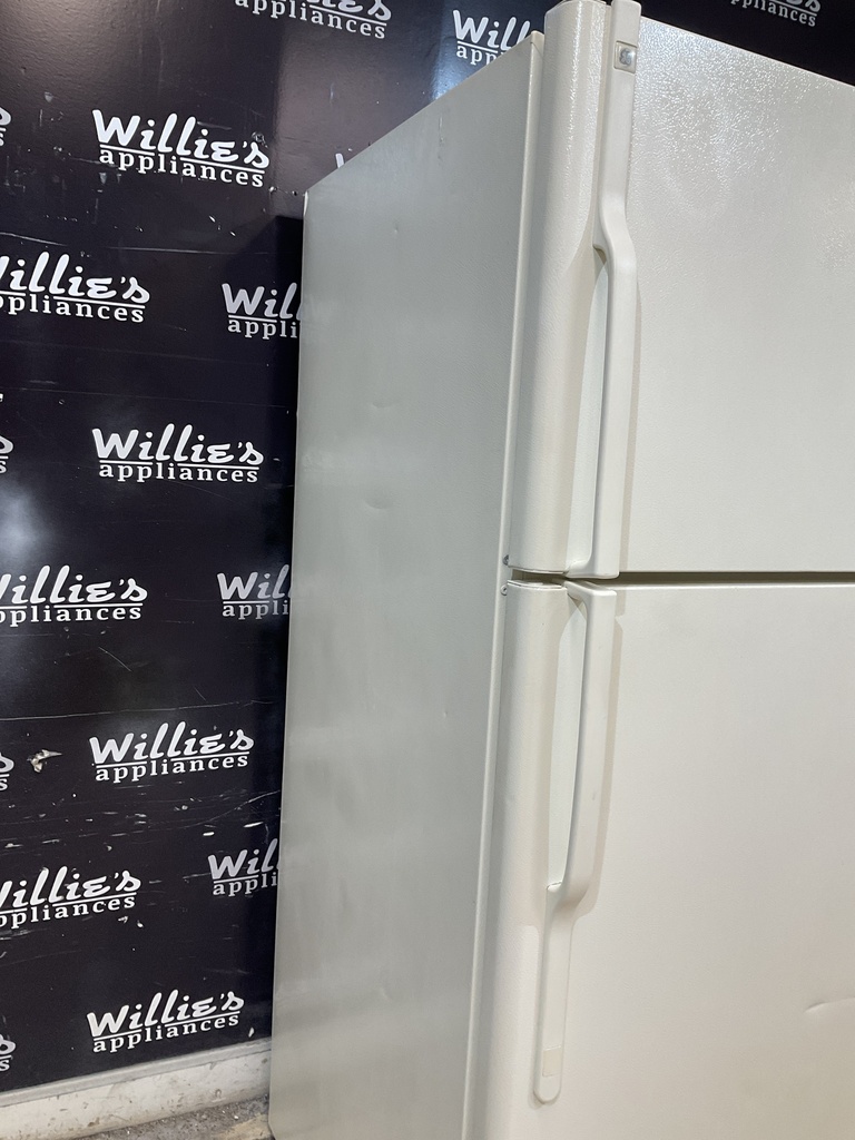 Ge Refrigerator Top and Bottom 30x67 (bisque) 