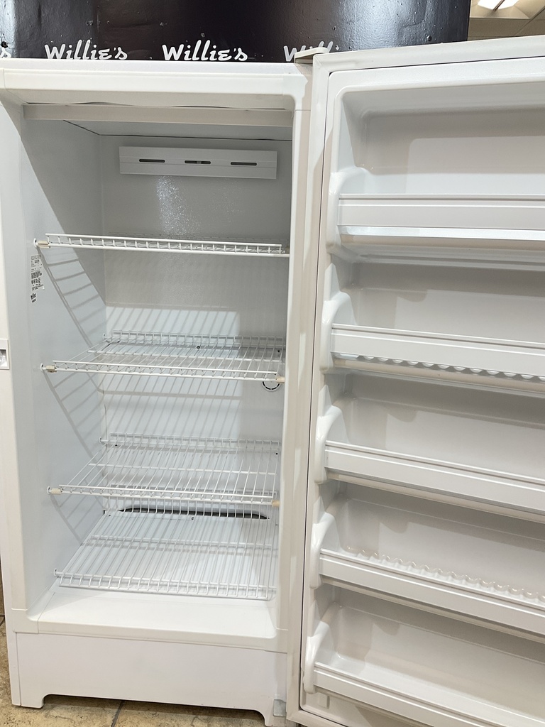 Frigidaire Freezer Upright 28x60 (white) 