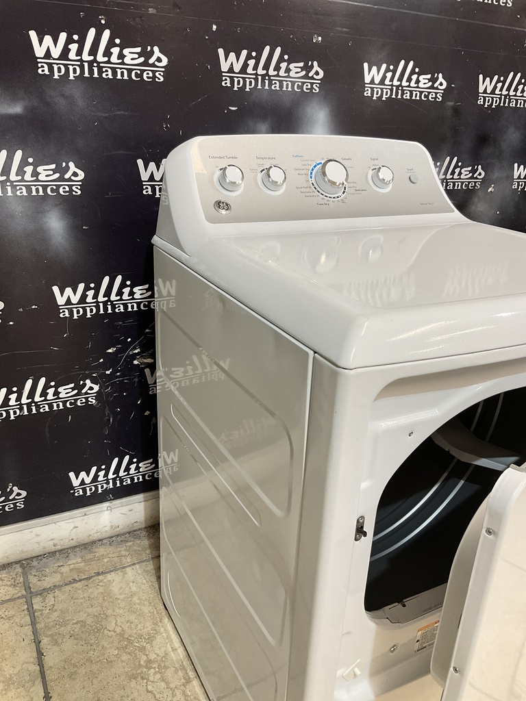 Ge Electric Dryer 220volts (30 AMP) 27inches {no cord} (White) 