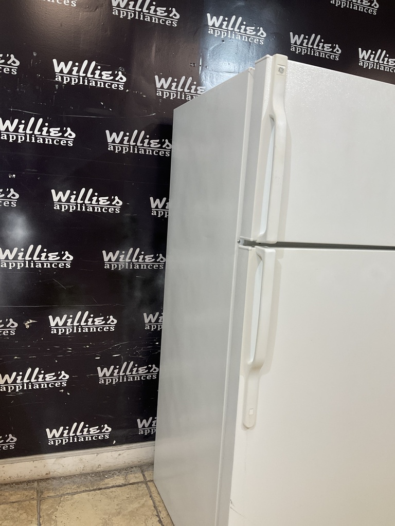 Ge Refrigerator Top and Bottom 28x64 1/2” (white)  