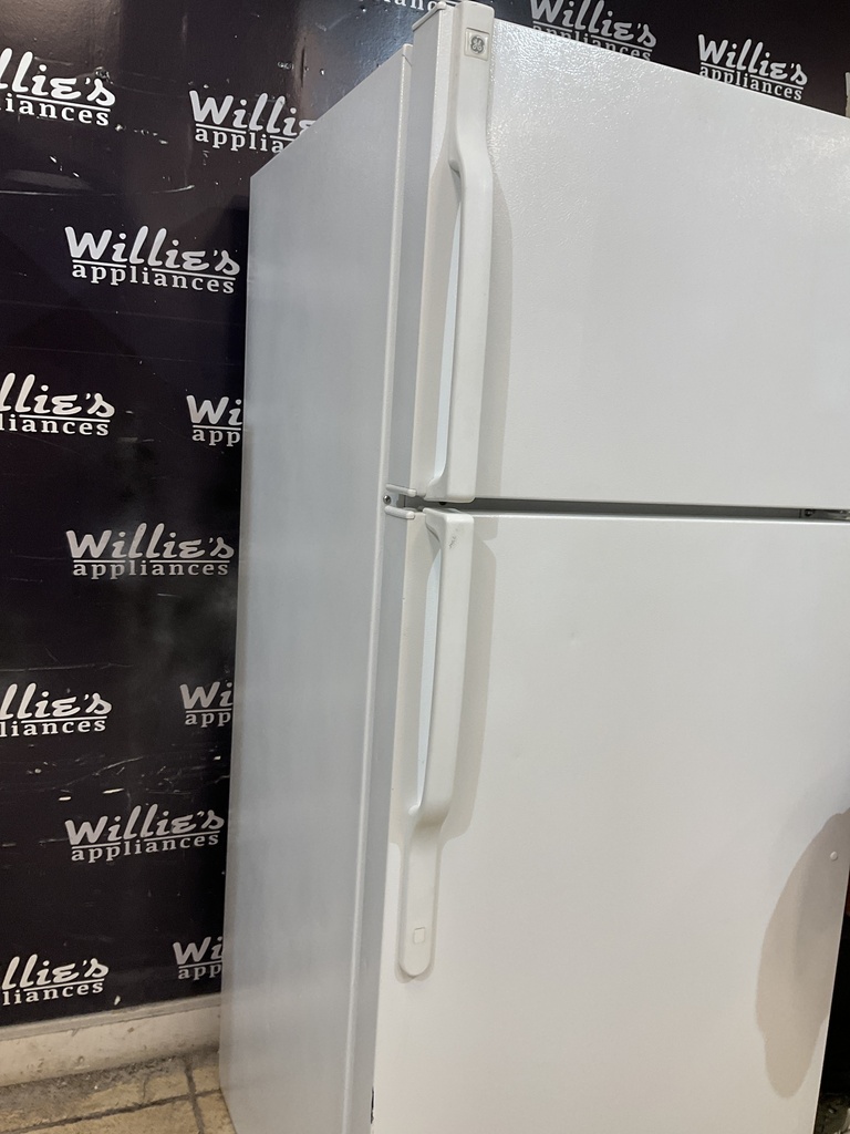 Ge Refrigerator Top and Bottom 28x64 1/2” (White) 