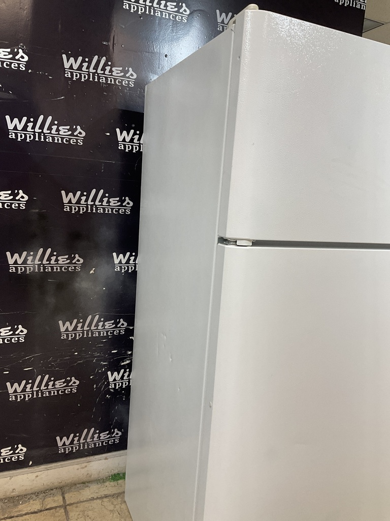 Frigidaire Refrigerator Top and Bottom 30x66 1/2” (White) 