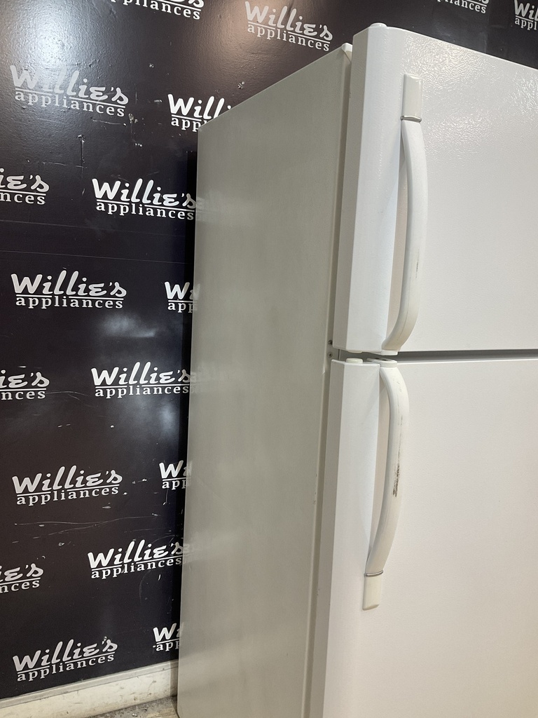 Frigidaire Refrigerator Top and Bottom 30x66 1/2” (White) 
