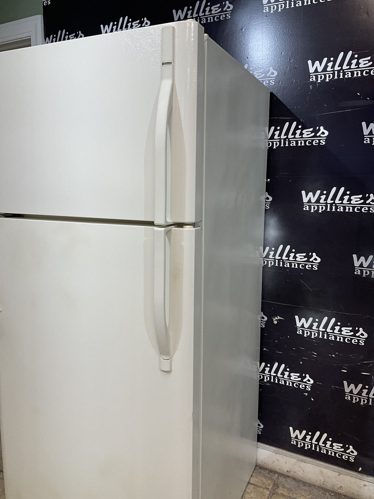 Frigidaire Refrigerator Top and Bottom 30x65 1/2” (Bisque) 