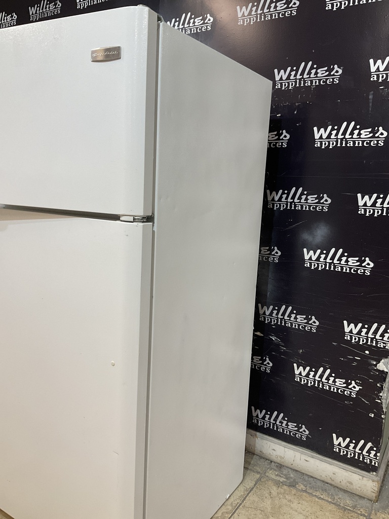 Frigidaire Refrigerator Top and Bottom 30x65 1/2” (White) 