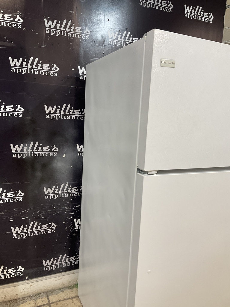 Frigidaire Refrigerator Top and Bottom 28x61 1/2” (White) 