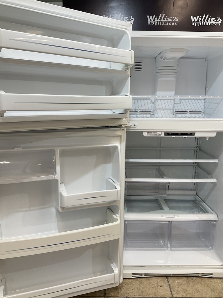 Hotpoint Refrigerator Top and Bottom 33x67 (White) 