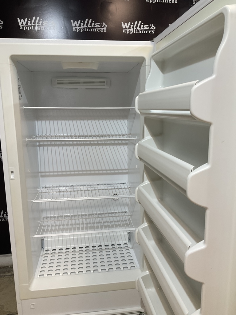 Frigidaire Freezer Upright 34x67 (White) 