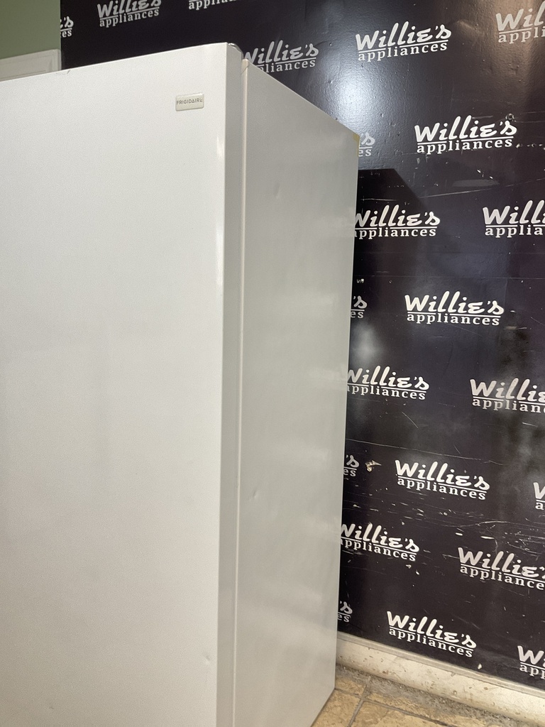 Frigidaire Freezer Upright 34x67 (White) 