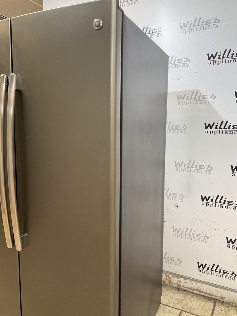 Ge Refrigerator Side by Side 36x70 (Stainless)  