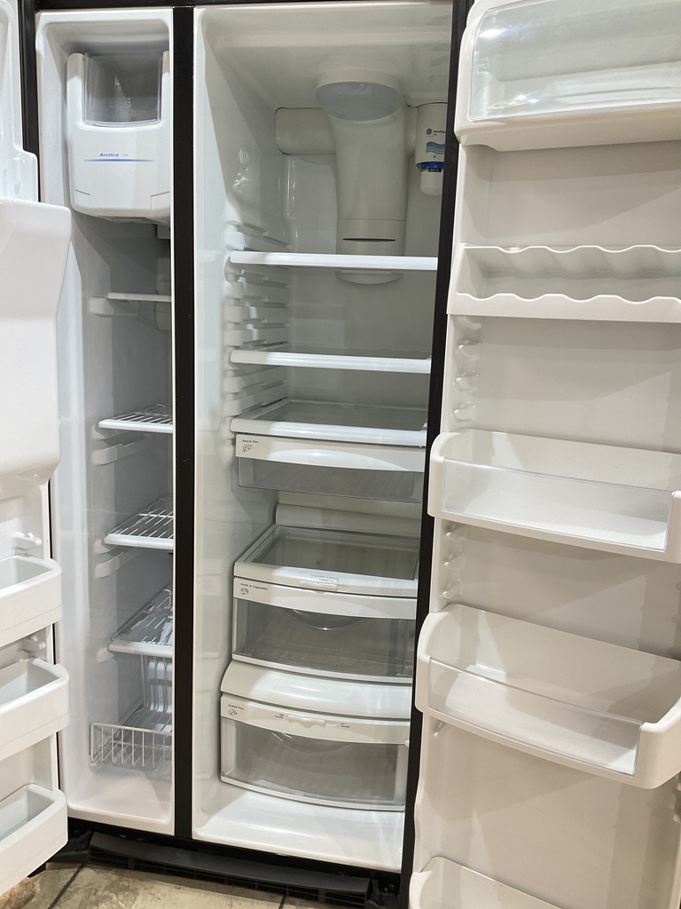 Ge Refrigerator Side by Side 36x69 1/2” (Black) 