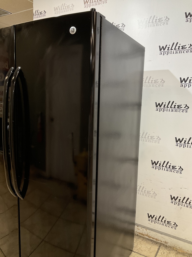 Ge Refrigerator Side by Side 36x69 1/2” (Black) 