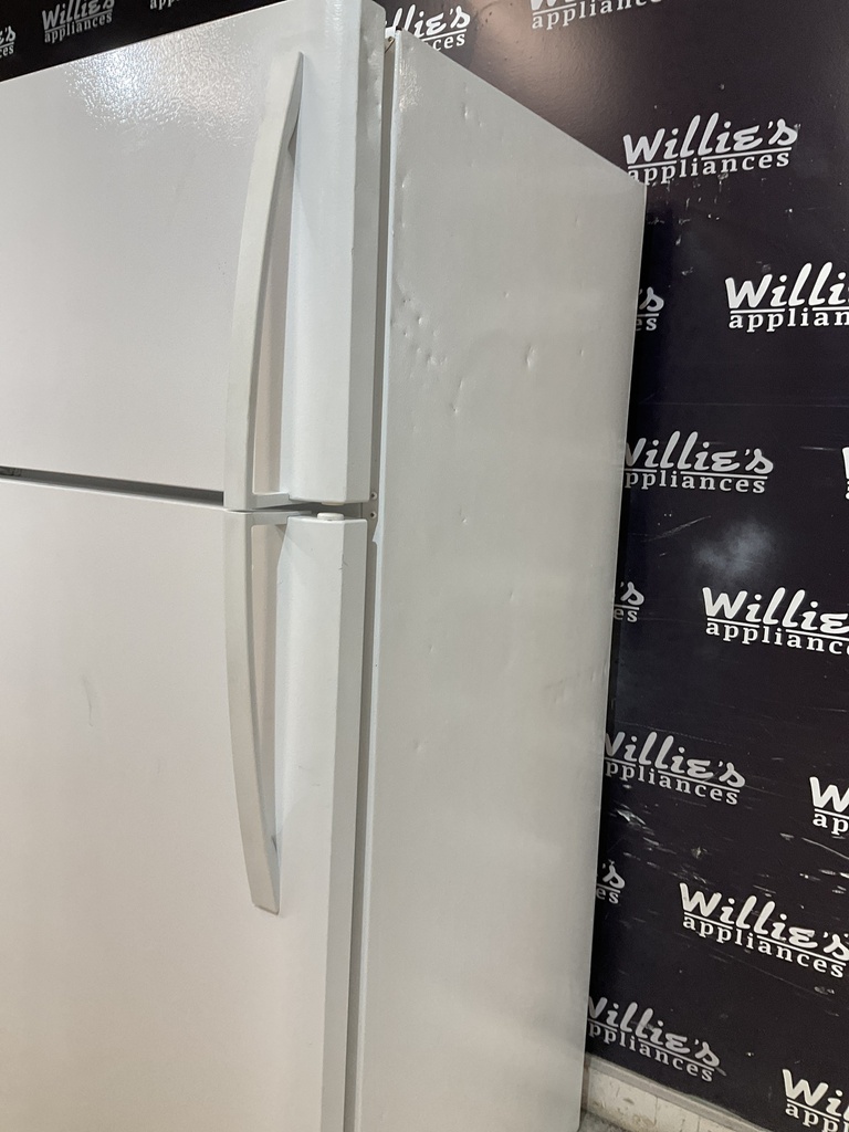 Frigidaire Refrigerator Top and Bottom 30x65 1/2” (white) 