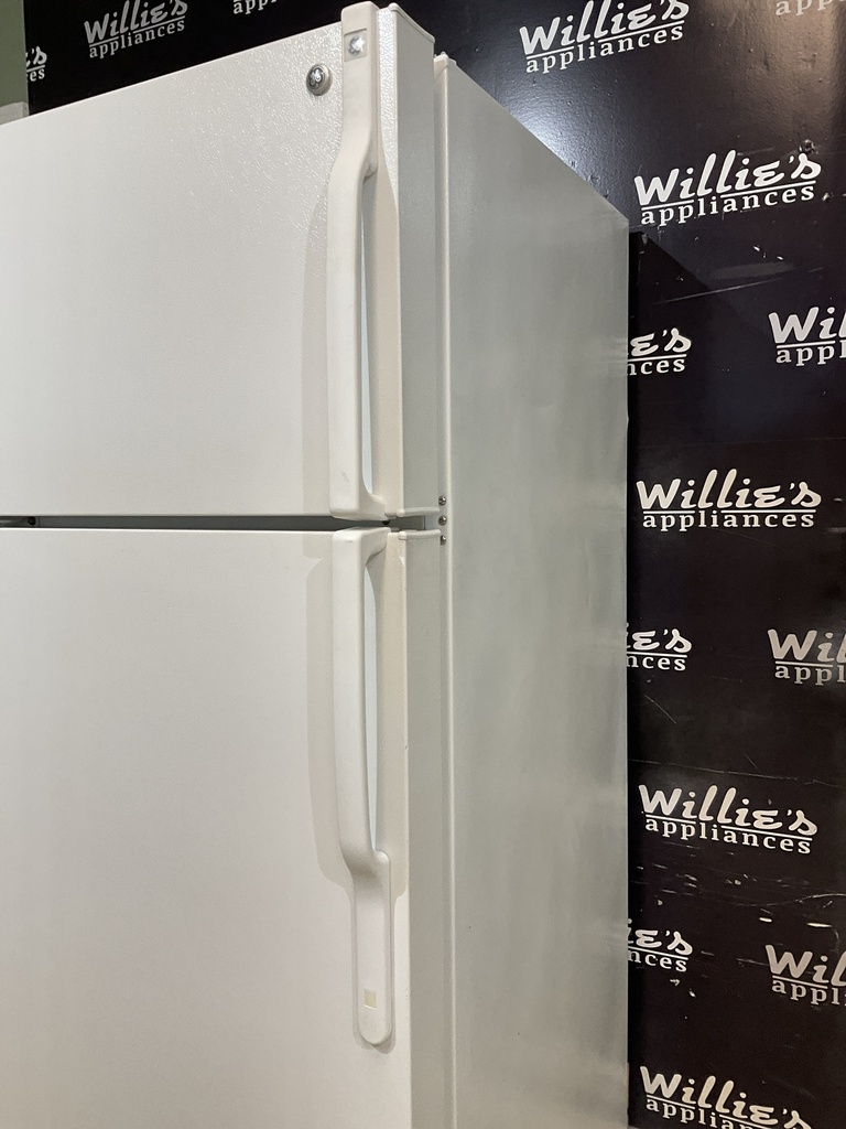 Ge Refrigerator Top and Bottom 28x67 1/2” (White) 