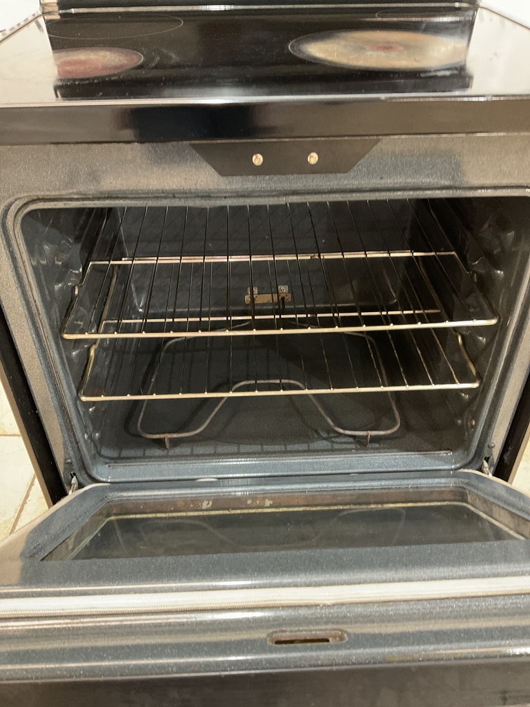 Ge Electric Stove 220volts (40/50 AMP) 30inches {No cord} (Black) 