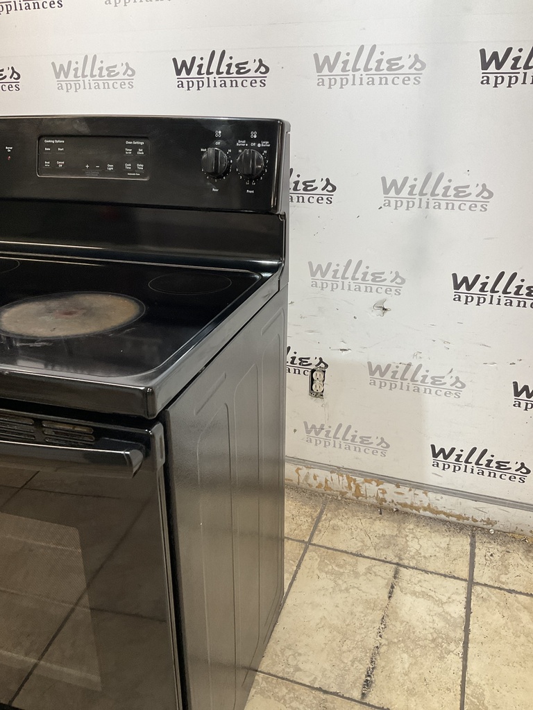 Ge Electric Stove 220volts (40/50 AMP) 30inches {No cord} (Black) 