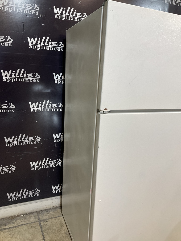 Whirlpool Refrigerator Top and Bottom 28x63 (white) 