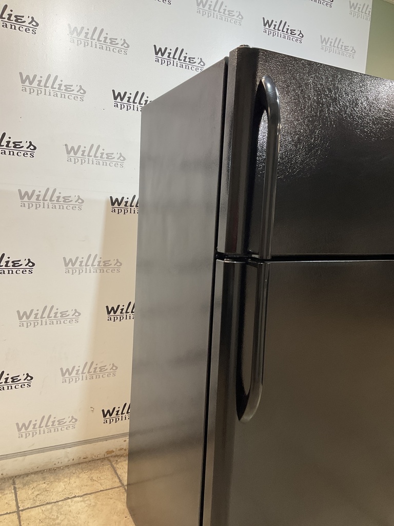 Frigidaire Refrigerator Top and Bottom 30x66 (Black)