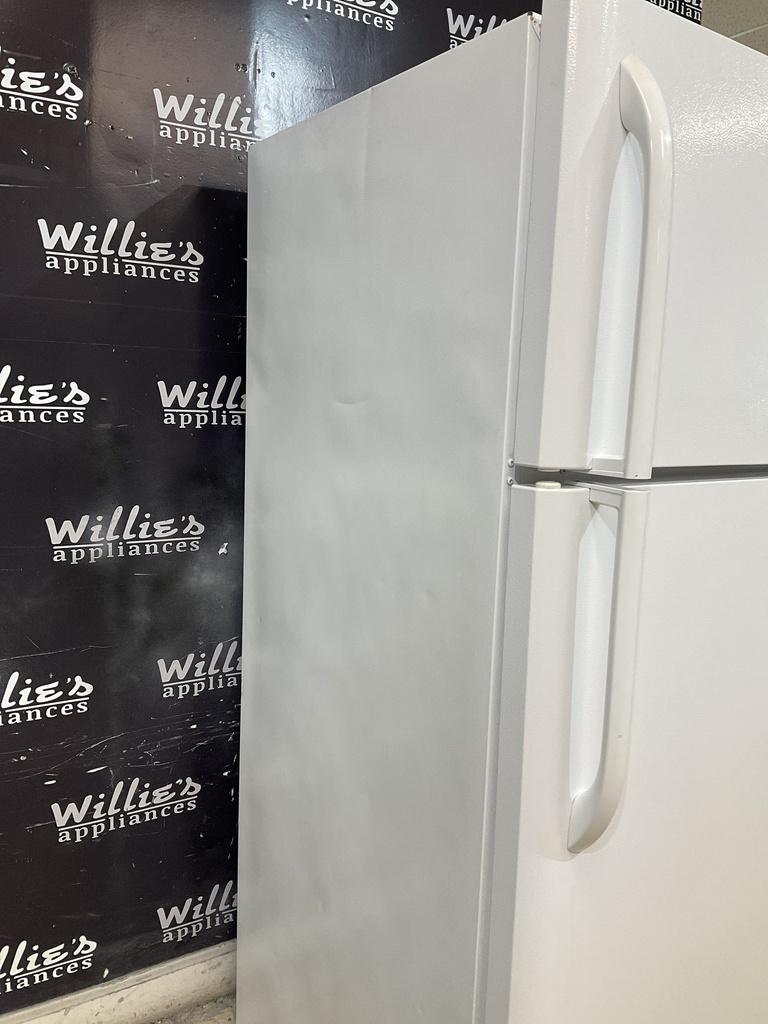 Frigidaire Refrigerator Top and Bottom 30x66 (white) 
