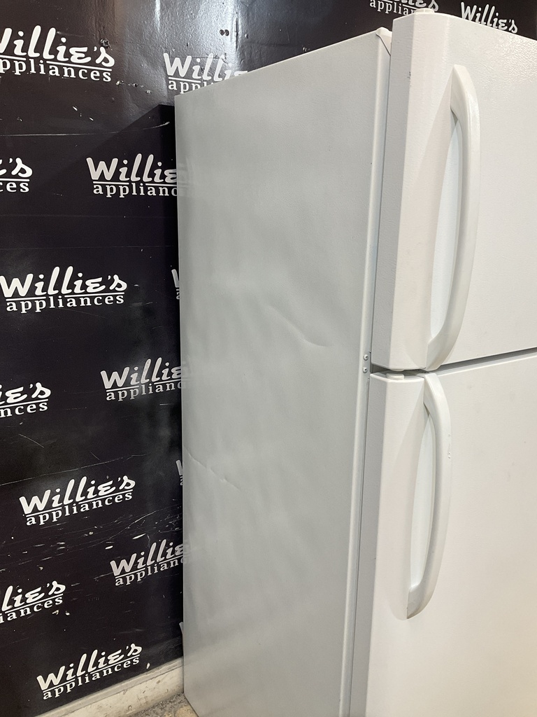 Frigidaire Refrigerator Top and Bottom 30x65 1/2” (White) 