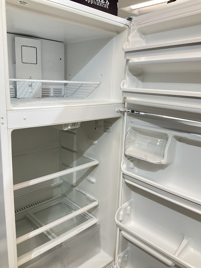 Frigidaire Refrigerator Top and Bottom 30x65 1/2” (White) 