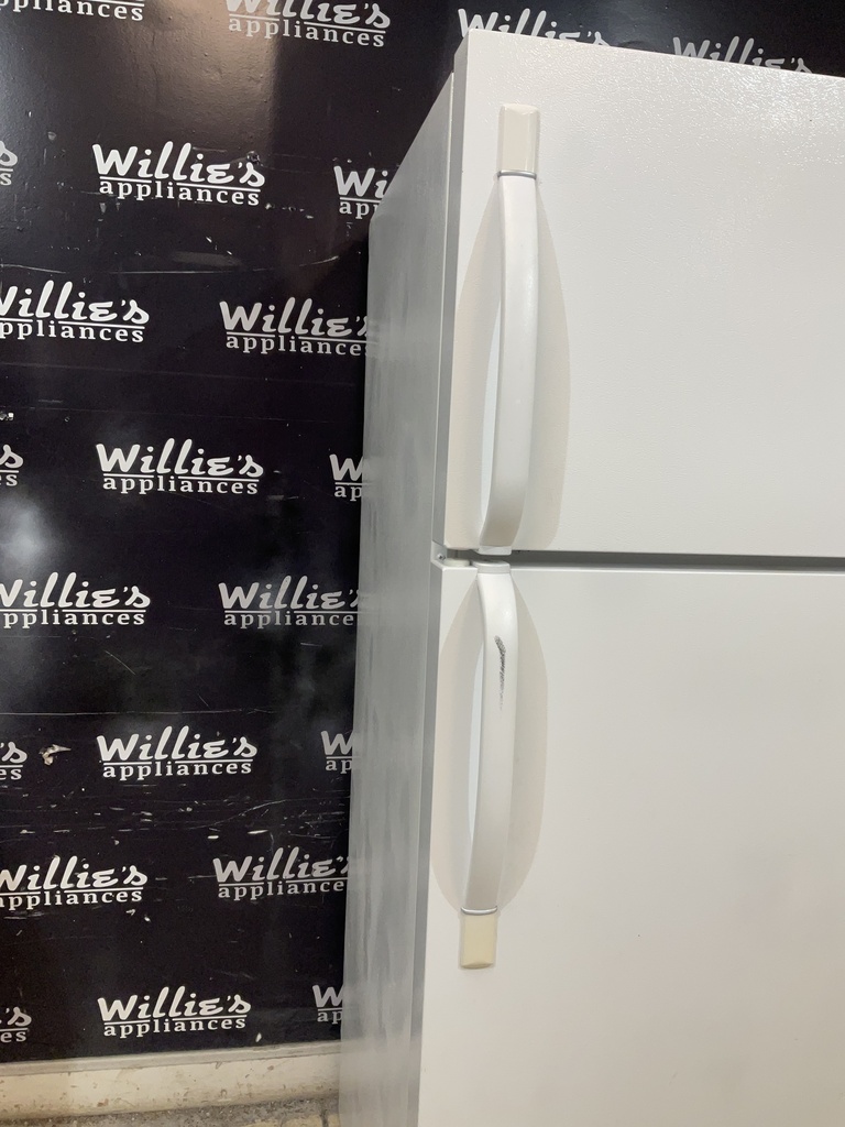 Frigidaire Refrigerator Top and Bottom 30x66 (white) 