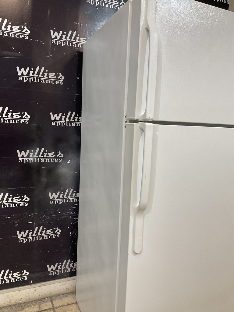 Ge Refrigerator Top and Bottom 28x67 1/2” (white) 