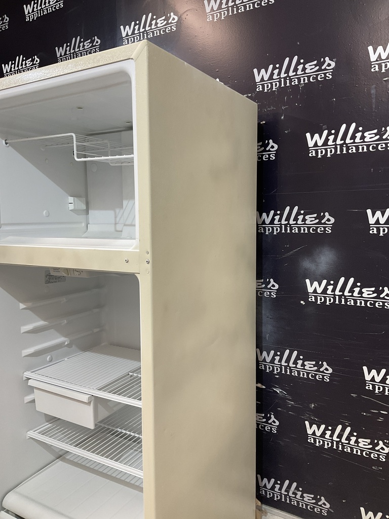 Ge Refrigerator Top and Bottom 28x64 1/2” (white) 