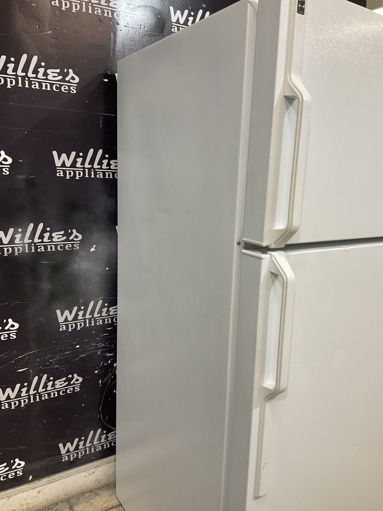 Hotpoint Refrigerator Top and Bottom 28x61 1/2” (White) 