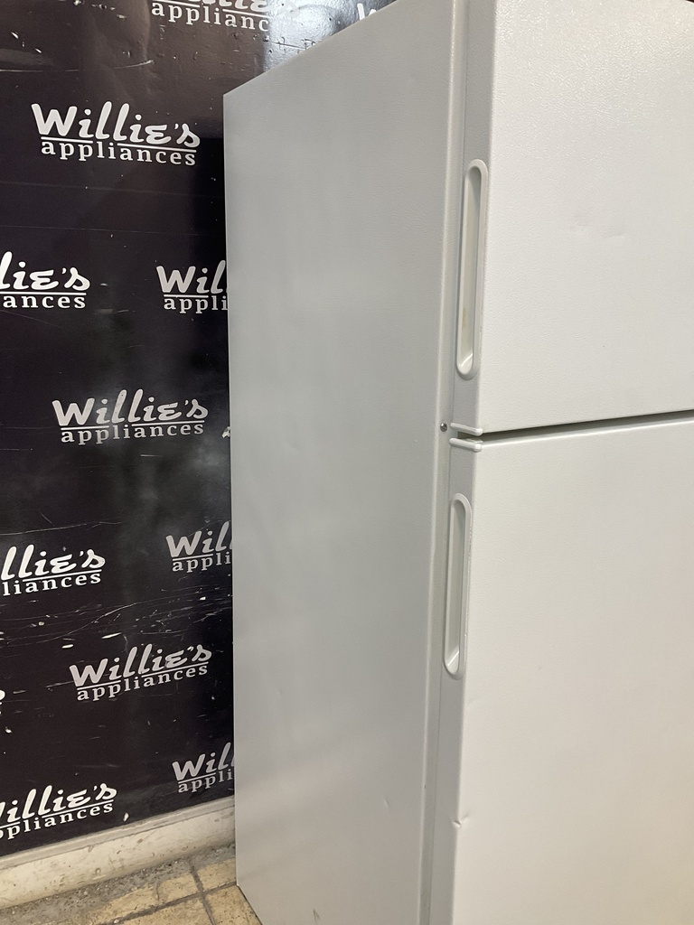 Hotpoint Refrigerator Top and Bottom 28x61 1/2” (White)