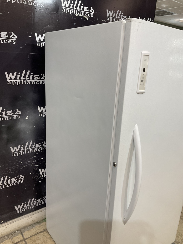 Frigidaire Freezer Upright 28x59 1/2” (White) 