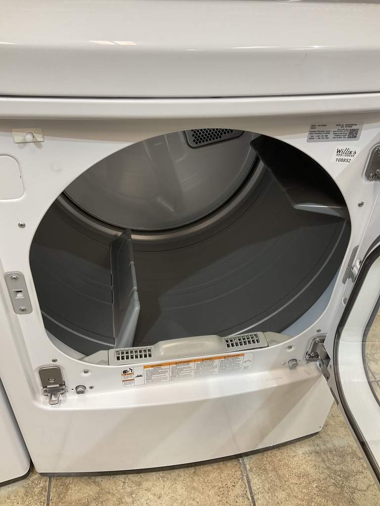 Lg Electric Set Washer/Dryer 27inches 220volts (30 AMP) {3 prong} (White) 
