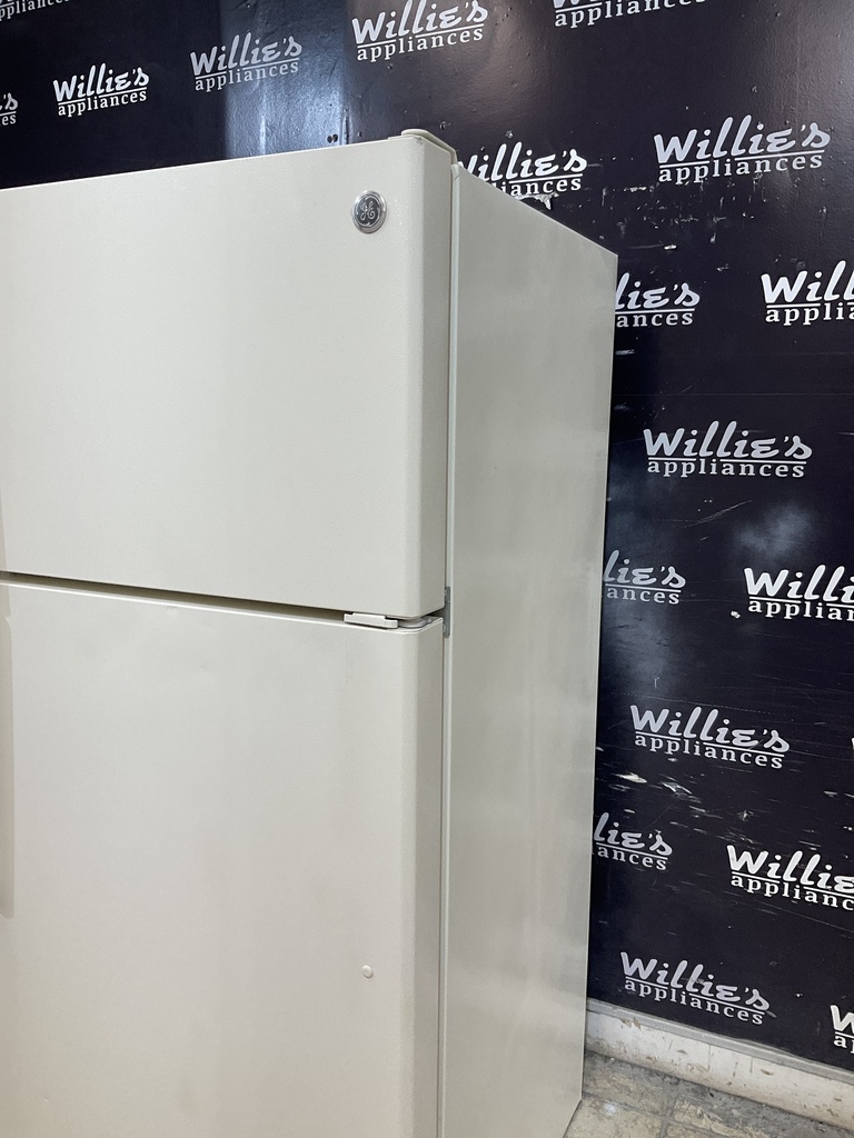 Ge Refrigerator Top and Bottom 28x61 1/2” (bisque) 