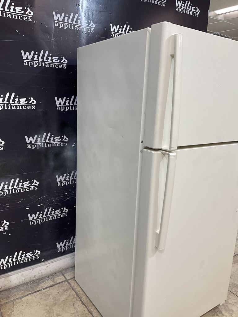 Ge Refrigerator Top and Bottom 28x61 1/2” (bisque) 