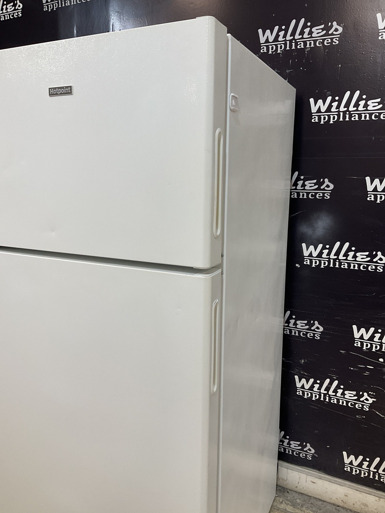 Hotpoint Refrigerator Top and Bottom 28x61 1/2” (White) 