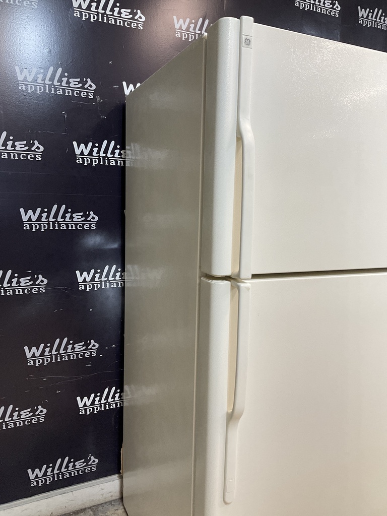 Ge Refrigerator Top and Bottom 33x67 1/2” 