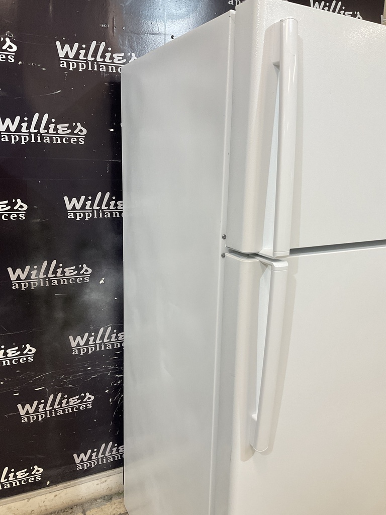 Ge Refrigerator Top and Bottom 28x67 (White) 