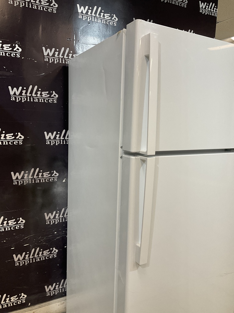 Ge Refrigerator Top and Bottom 28x67 (White) 