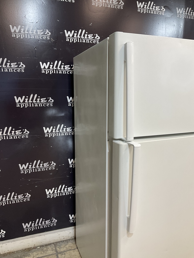 Ge Refrigerator Top and Bottom 28x61 1/2” (White) 