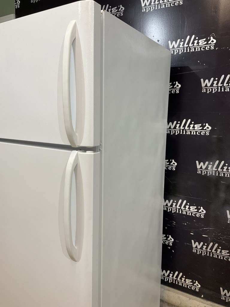 White Westinghouse Refrigerator Top and Bottom 30x66 (White) 