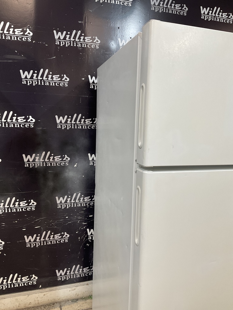 Hotpoint Refrigerator Top and Bottom 28x61 1/2” (White) 