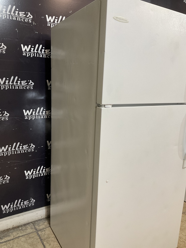 Frigidaire Refrigerator Top and Bottom 28 1/2” x 65l (White) 