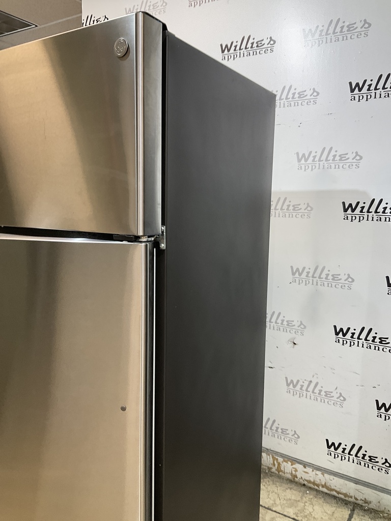 Ge Refrigerator Top and Bottom 28x67 (Stainless Steel) 