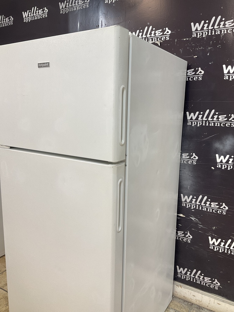 Hotpoint Refrigerator Top and Bottom 28x61 1/2” (White) 