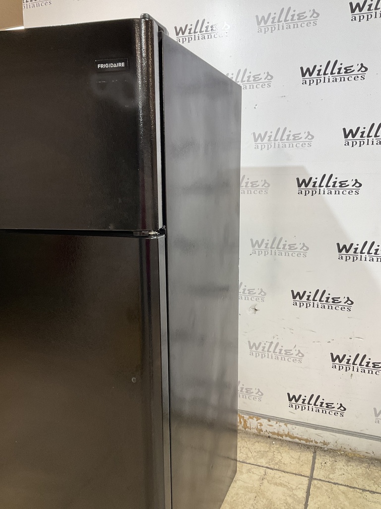 Frigidaire Refrigerator Top and Bottom 30x66 (Black) 