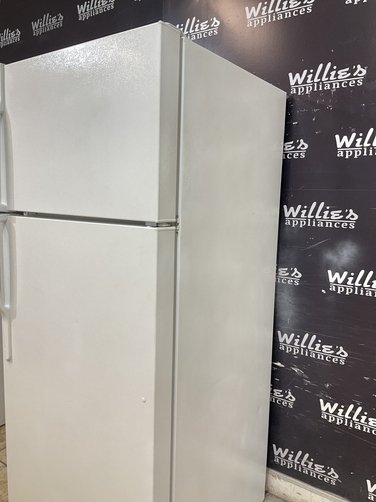 Ge Refrigerator Top and Bottom 28x67 (White) 