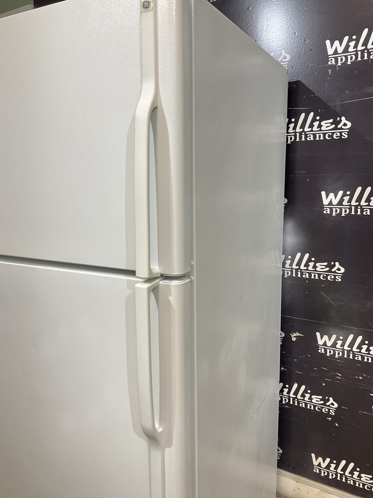 Ge Refrigerator Top and Bottom 30x66  (White)