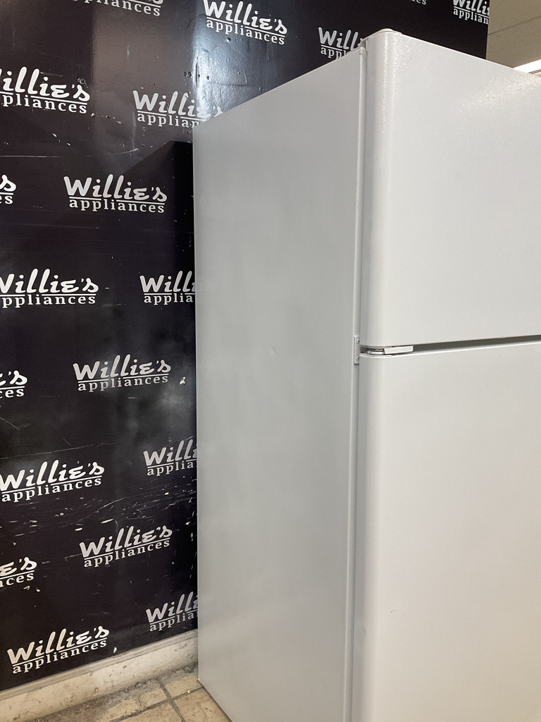 Ge Refrigerator Top and Bottom 30x67 1/2” (White) 